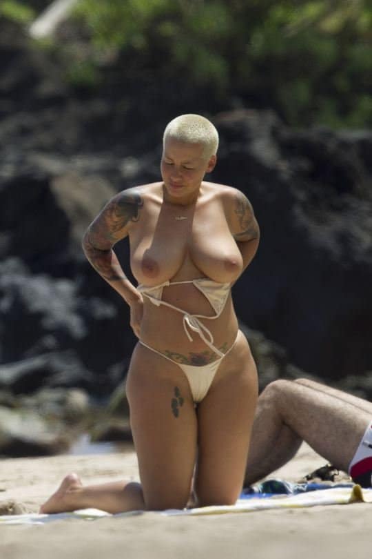 Amber Rose Topless on beach (4)
