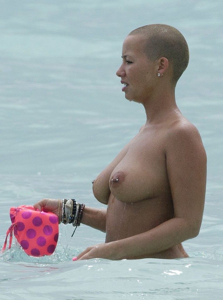 Amber Rose naked tits (3)