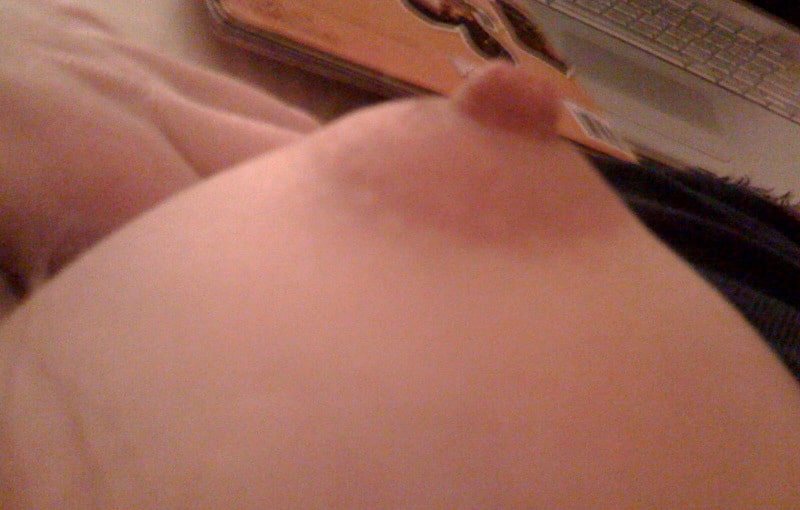 Blake Lively close up nipple pic leaked