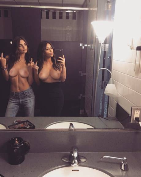 kim kardashian topless with emily ratajkowski in bathroom selfie