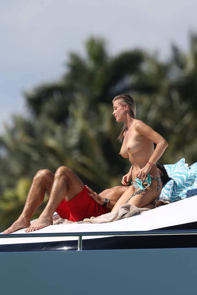 Joanna Krupa tits on a yacht in miami