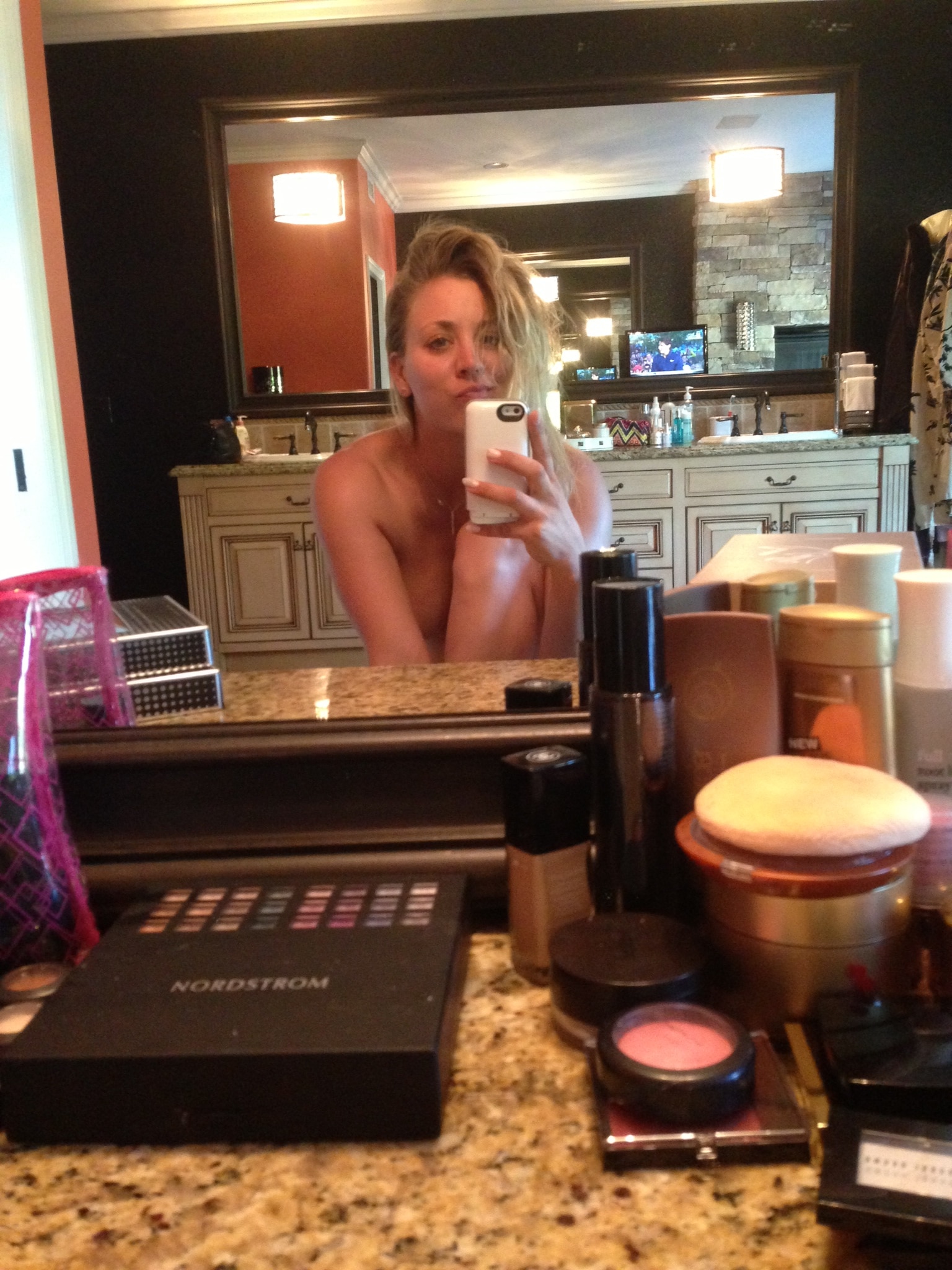 Kaley Cuoco naked in mirror taking selfie