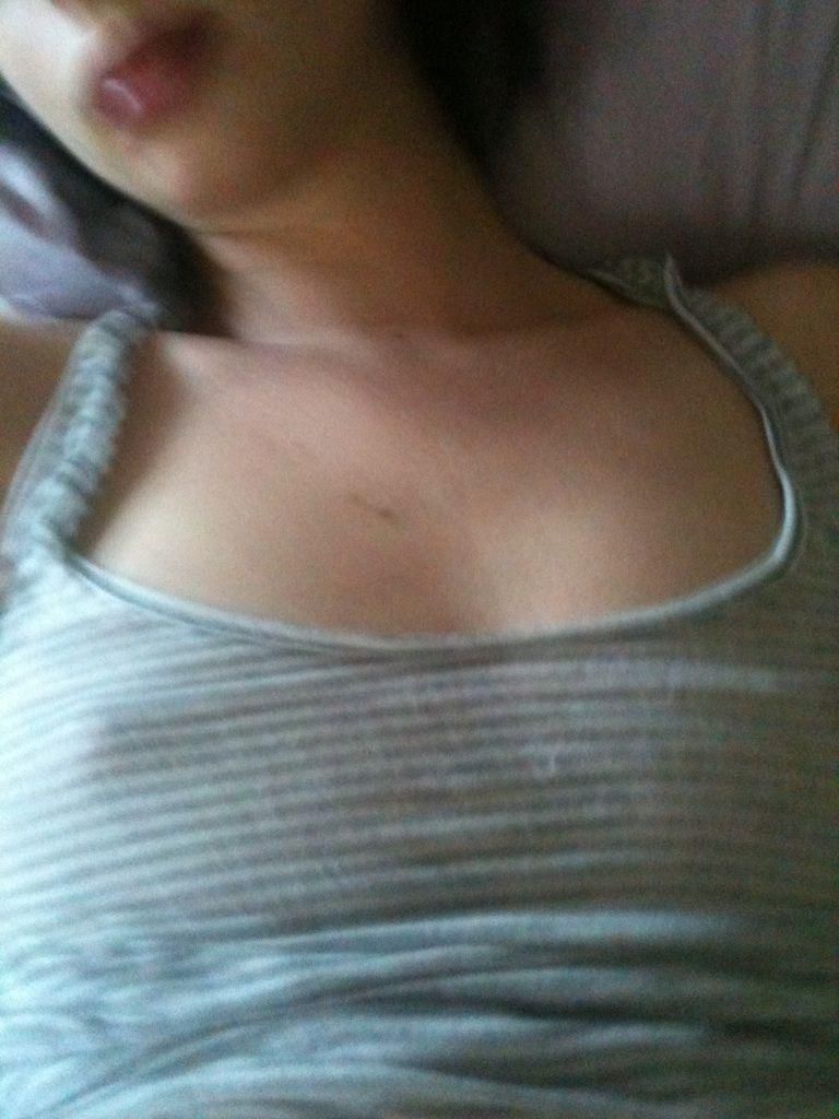 actress krysten ritter nipples visible in leaked selfie