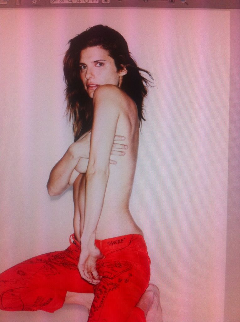 hottie lake bell takes topless pic