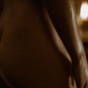 totally bare naked ass of emilia clarke in game of thrones