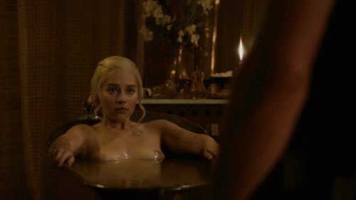 hot and nude tv scene of emilia clarke
