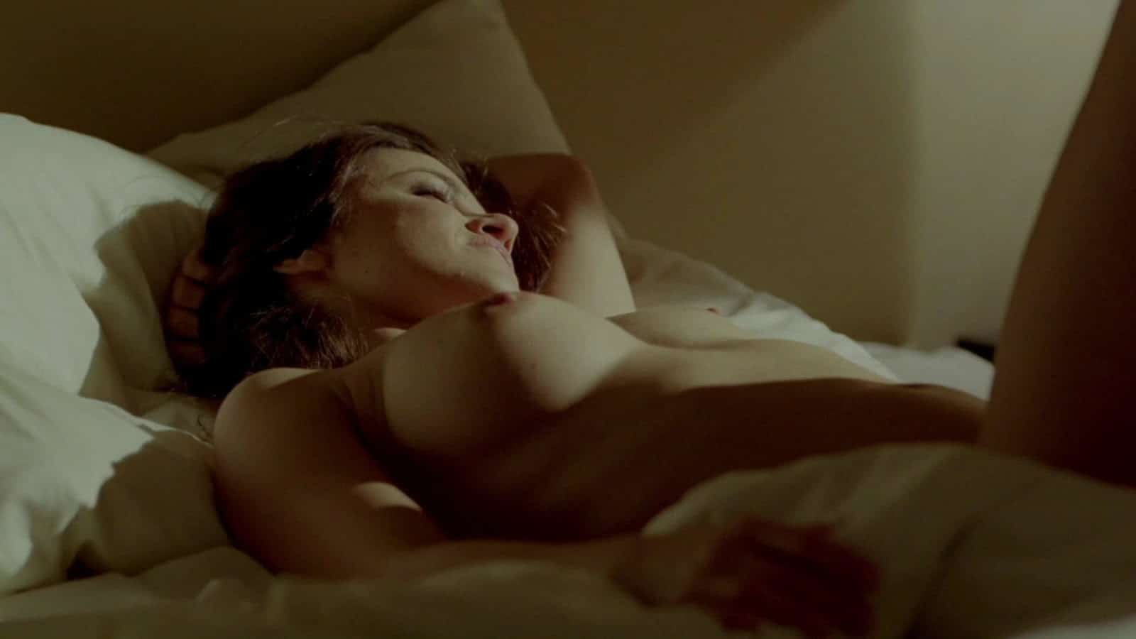 sexy pic of melissa benoist nipple and tit exposed while lying in bed