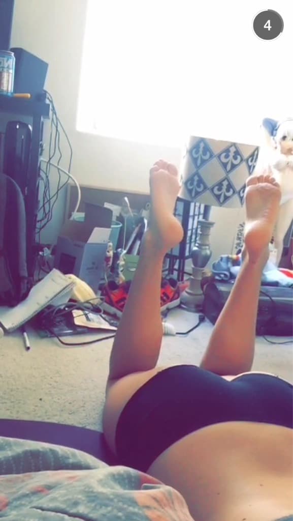 hot pic of jessica nigri's boot and feet in the air