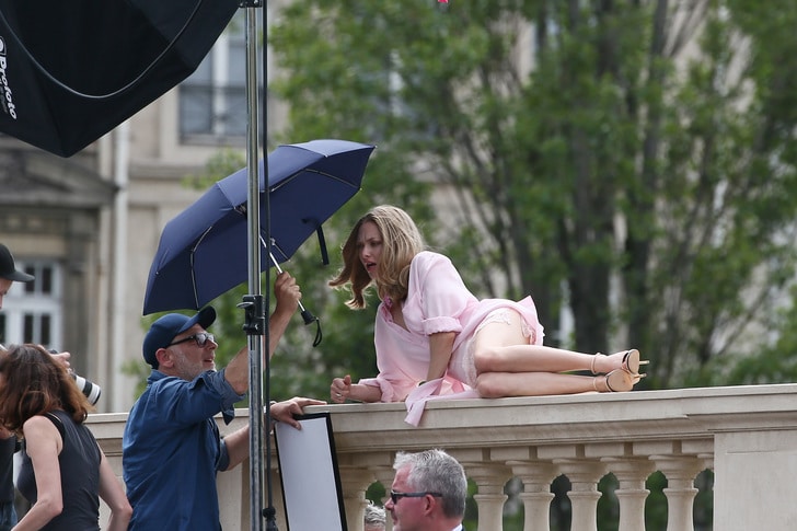 hottie amanda seyfried on balcony modeling while in paris