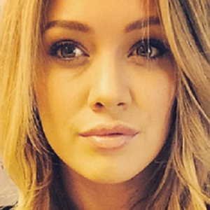 Hilary Duff Is Single And Loves To Take Naughty Selfies