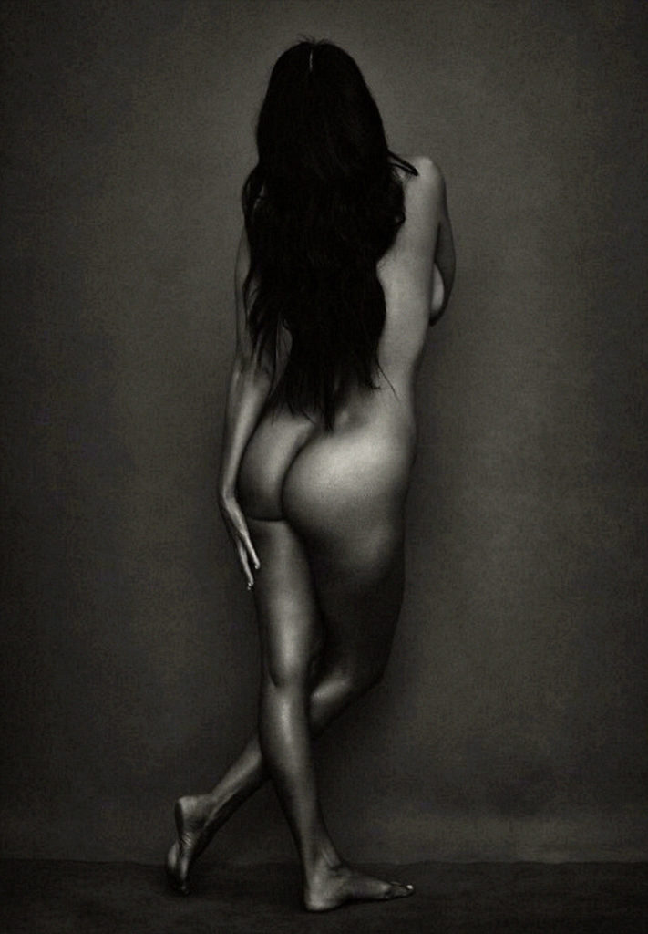 Kourtney Kardashian Nude Photos