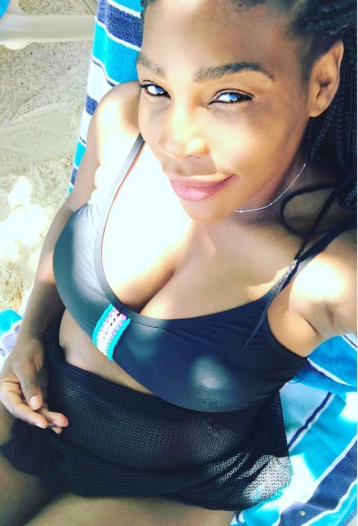 Serena Williams cleavage selfie